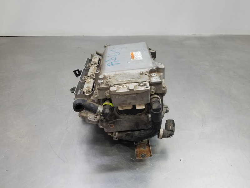 Recambio de bateria para lexus nx essence referencia OEM IAM G92A042030  