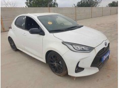Recambio de puerta trasera derecha para toyota yaris hybrid referencia OEM IAM 67003K0060  