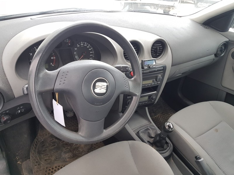 seat ibiza (6l1) del año 2003