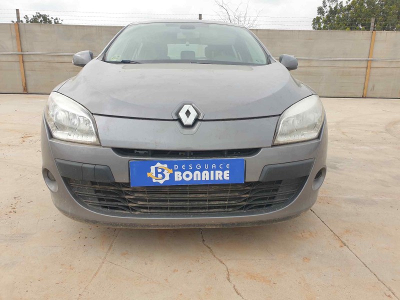 renault megane iii berlina 5 p del año 2008