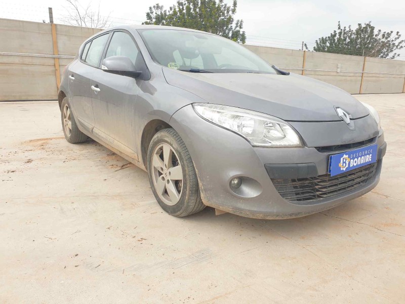 renault megane iii berlina 5 p del año 2008