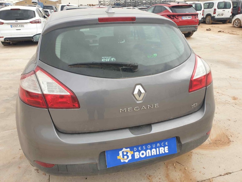 renault megane iii berlina 5 p del año 2008