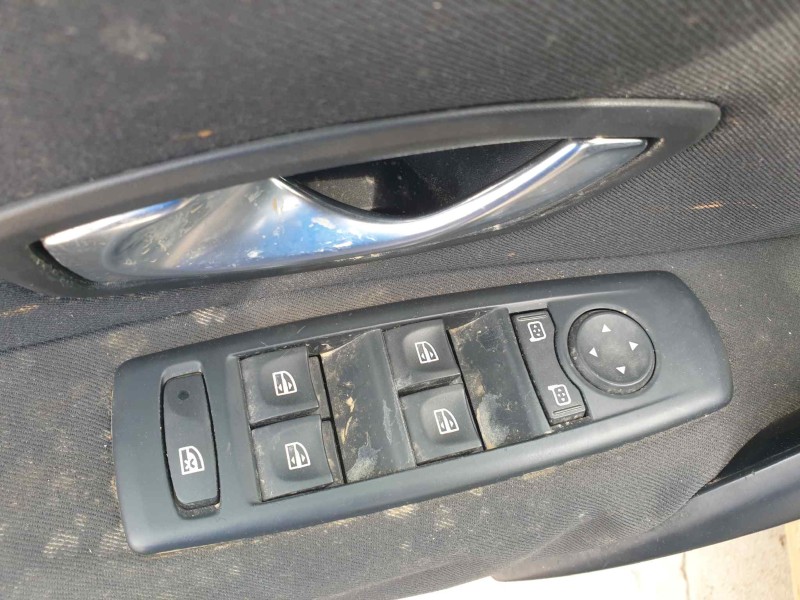 renault megane iii berlina 5 p del año 2008