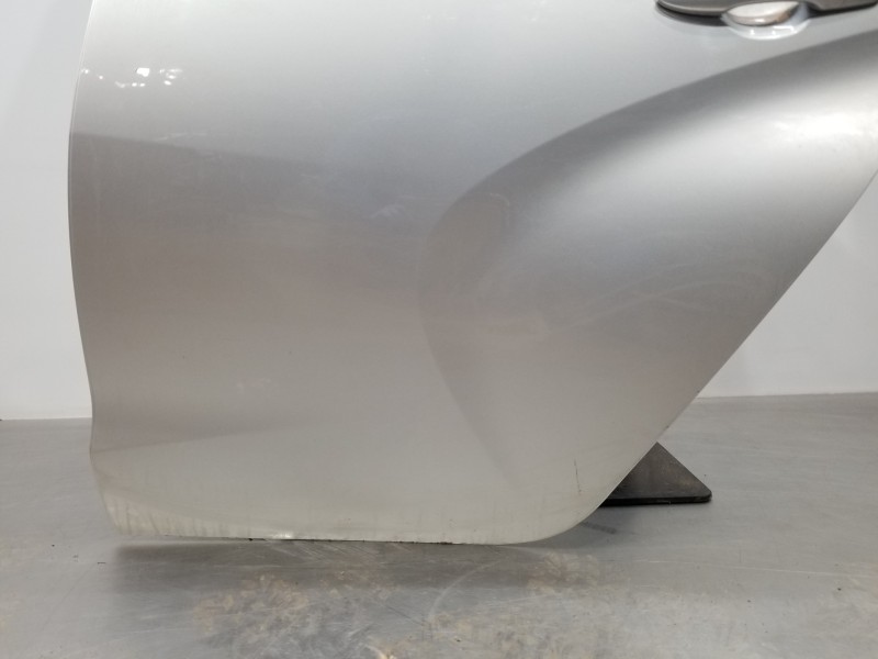 Recambio de puerta trasera izquierda para toyota yaris hybrid referencia OEM IAM 67004K0060  