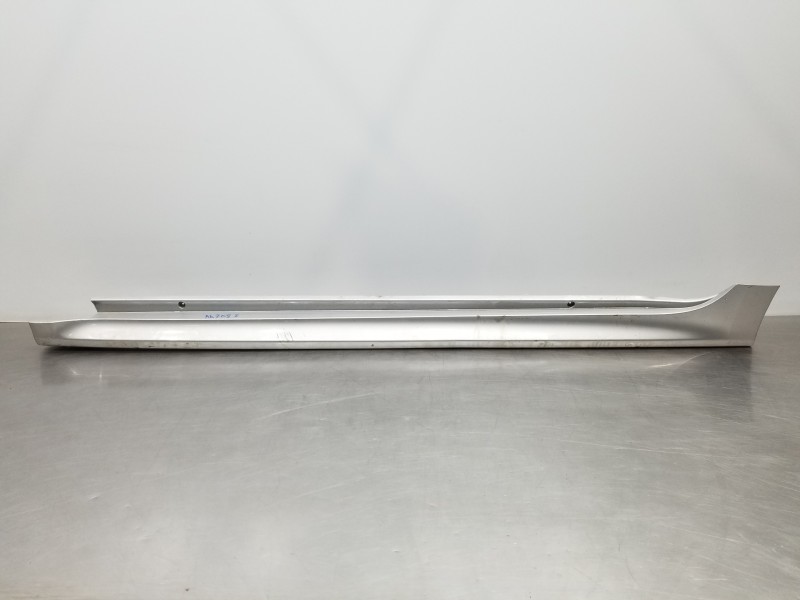 Recambio de faldon lateral para toyota yaris hybrid referencia OEM IAM 75852K0901 75860K0080 