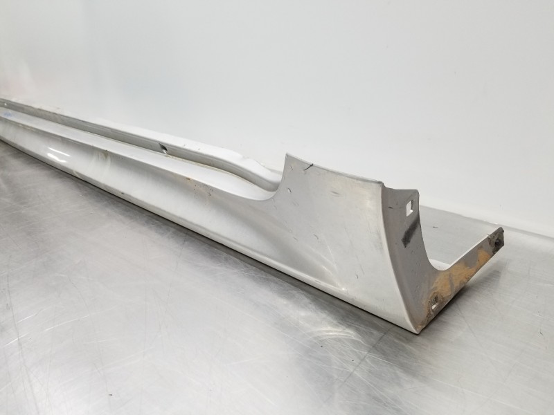 Recambio de faldon lateral para toyota yaris hybrid referencia OEM IAM 75852K0901 75860K0080 