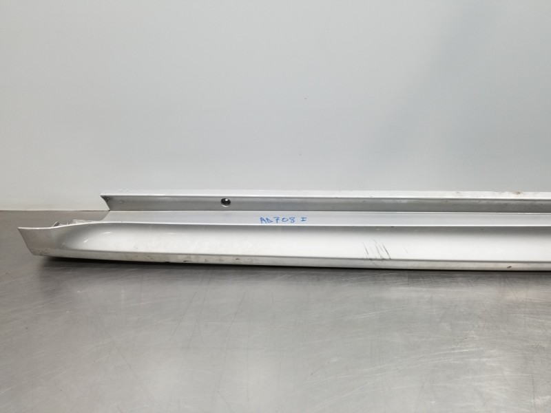 Recambio de faldon lateral para toyota yaris hybrid referencia OEM IAM 75852K0901 75860K0080 