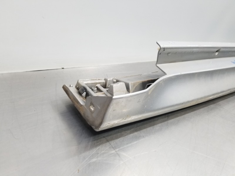 Recambio de faldon lateral para toyota yaris hybrid referencia OEM IAM 75852K0901 75860K0080 