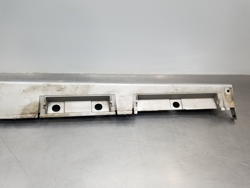 Recambio de faldon lateral para toyota yaris hybrid referencia OEM IAM 75852K0901 75860K0080 