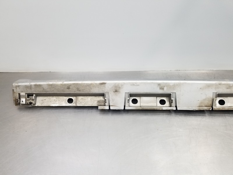 Recambio de faldon lateral para toyota yaris hybrid referencia OEM IAM 75852K0901 75860K0080 