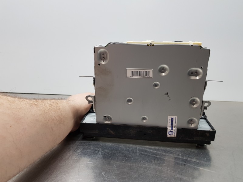 Recambio de pantalla multifuncion para toyota yaris hybrid referencia OEM IAM 86140K0170  