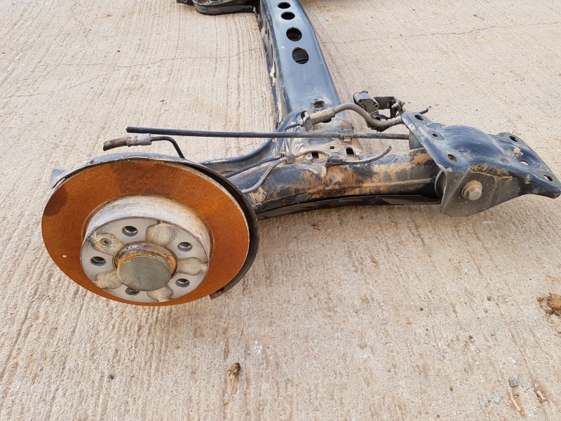 Recambio de puente trasero para audi a1 sportback (gba) cool referencia OEM IAM 2Q0501053BQ  