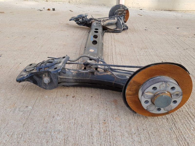 Recambio de puente trasero para audi a1 sportback (gba) cool referencia OEM IAM 2Q0501053BQ  