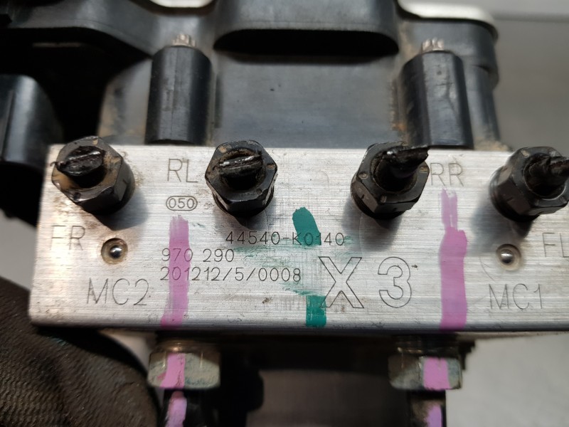 Recambio de abs para toyota yaris hybrid referencia OEM IAM 44540K0140 0265957020 0265291674