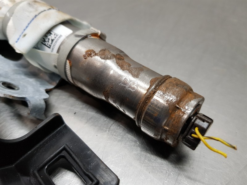 Recambio de airbag cortina delantero derecho para toyota yaris hybrid referencia OEM IAM 62170K0020  