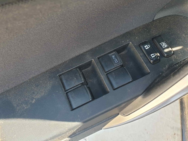 toyota auris del año 2012