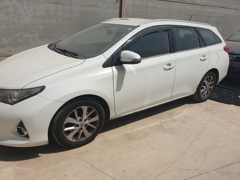 toyota auris touring sports (e18) del año 2013