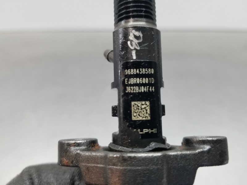 Recambio de inyector para citroen c5 station wagon break referencia OEM IAM 9688438580 EJBR06001D 