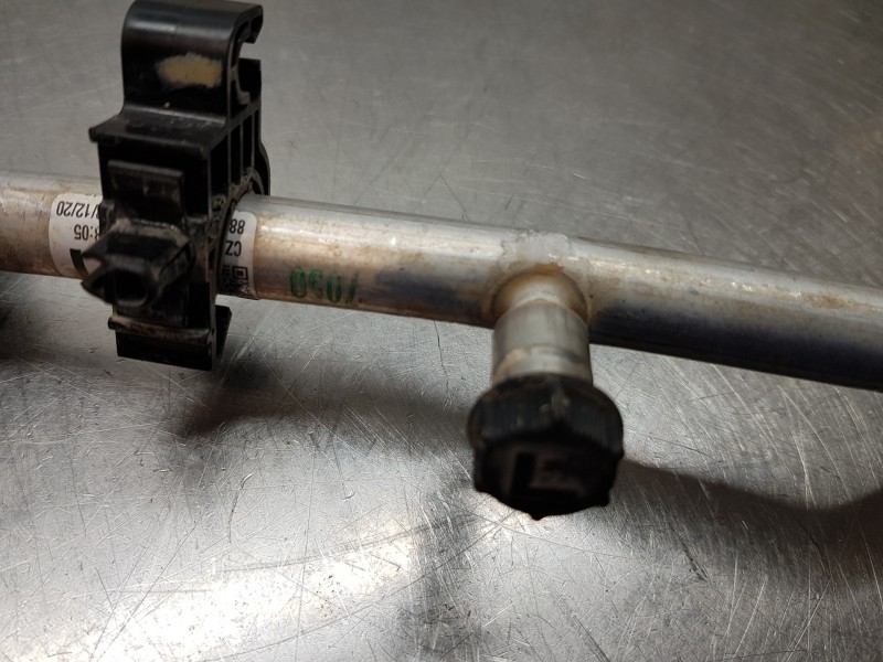 Recambio de tubos aire acondicionado para toyota yaris hybrid referencia OEM IAM 88707K0040  