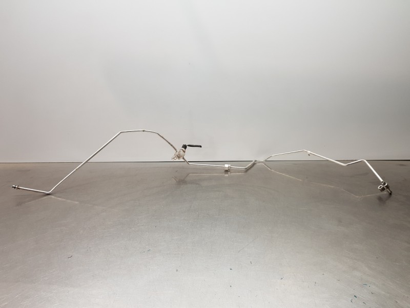 Recambio de tubos aire acondicionado para toyota yaris hybrid referencia OEM IAM 88710K0060  