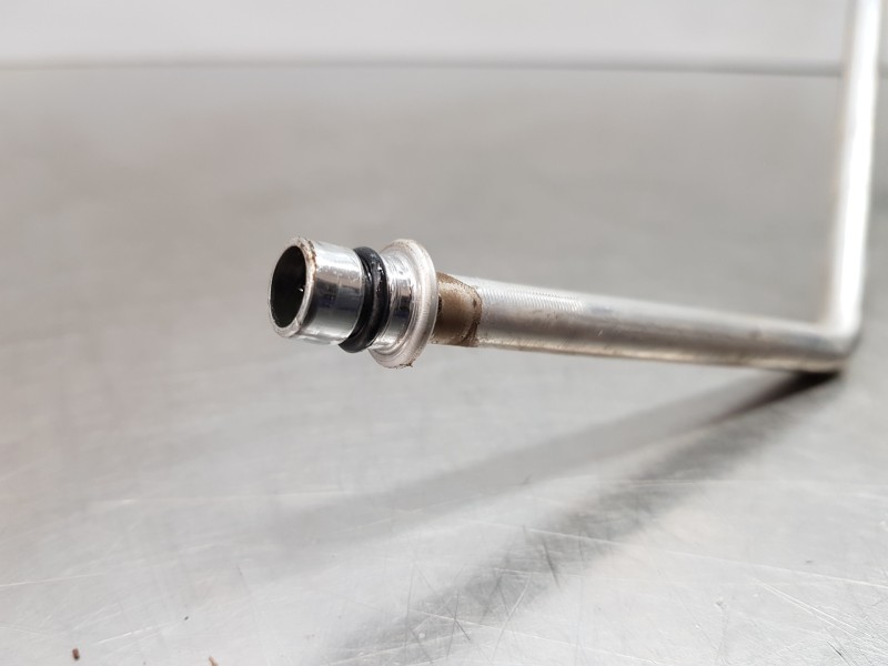 Recambio de tubos aire acondicionado para toyota yaris hybrid referencia OEM IAM 88710K0060  