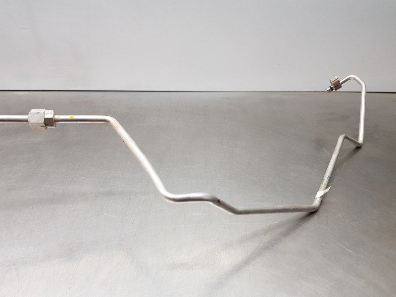 Recambio de tubos aire acondicionado para toyota yaris hybrid referencia OEM IAM 88710K0060  