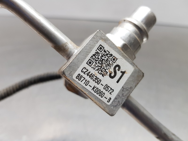 Recambio de tubos aire acondicionado para toyota yaris hybrid referencia OEM IAM 88710K0060  