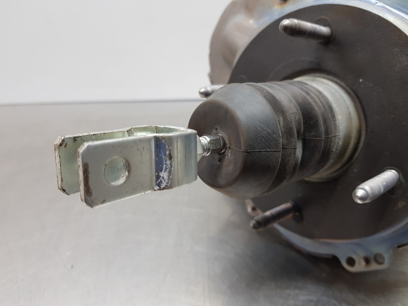 Recambio de servofreno para toyota yaris hybrid referencia OEM IAM 47210K0010 0204852046 