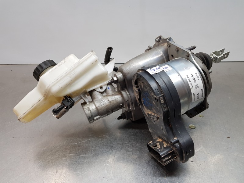 Recambio de servofreno para toyota yaris hybrid referencia OEM IAM 47210K0010 0204852046 