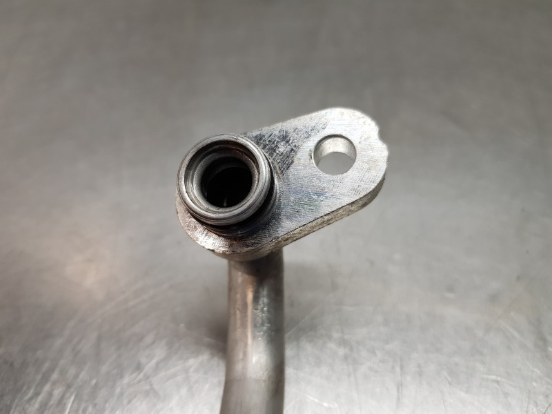 Recambio de tubos aire acondicionado para toyota yaris hybrid referencia OEM IAM 88711K0030  