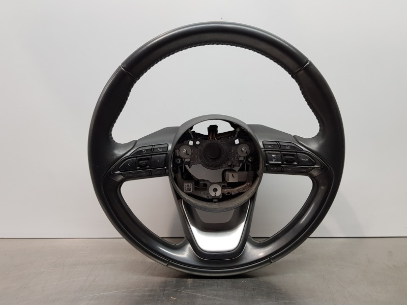 Recambio de volante para toyota yaris hybrid referencia OEM IAM 84250K0040C5  