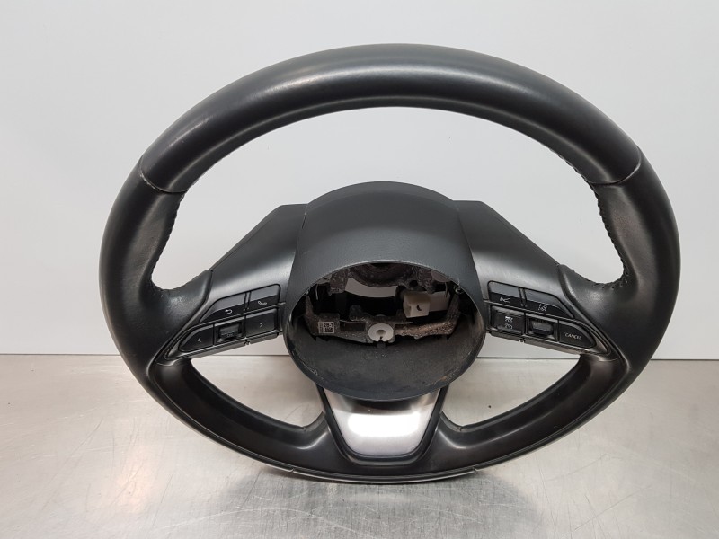 Recambio de volante para toyota yaris hybrid referencia OEM IAM 84250K0040C5  