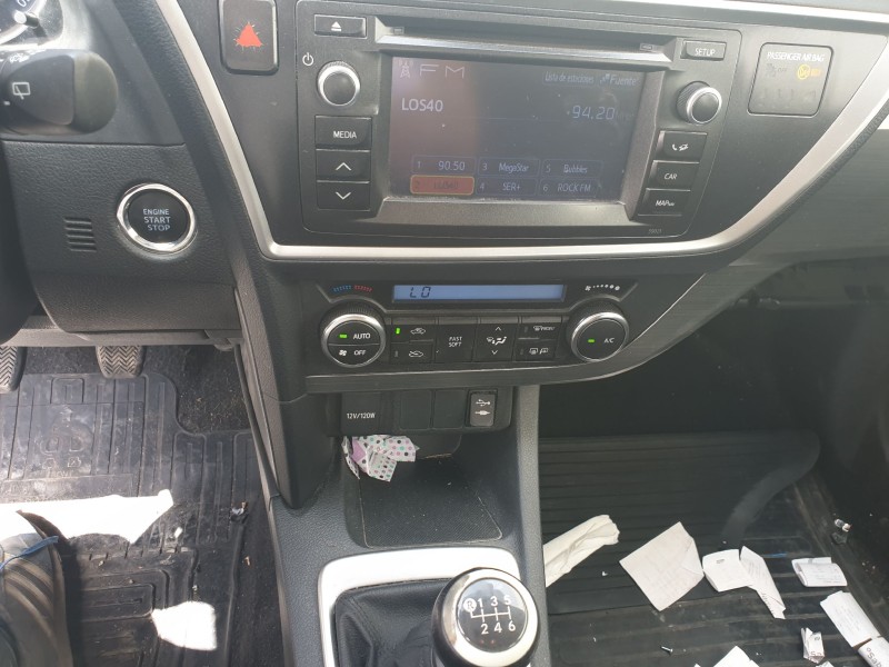 toyota auris touring sports (e18) del año 2013