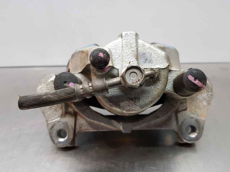 Recambio de pinza freno delantera izquierda para toyota yaris hybrid referencia OEM IAM 47750K0030  