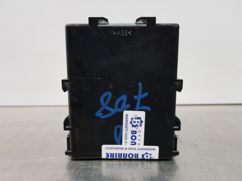 Recambio de modulo electronico para toyota yaris hybrid referencia OEM IAM 89111K0020 2320000103 