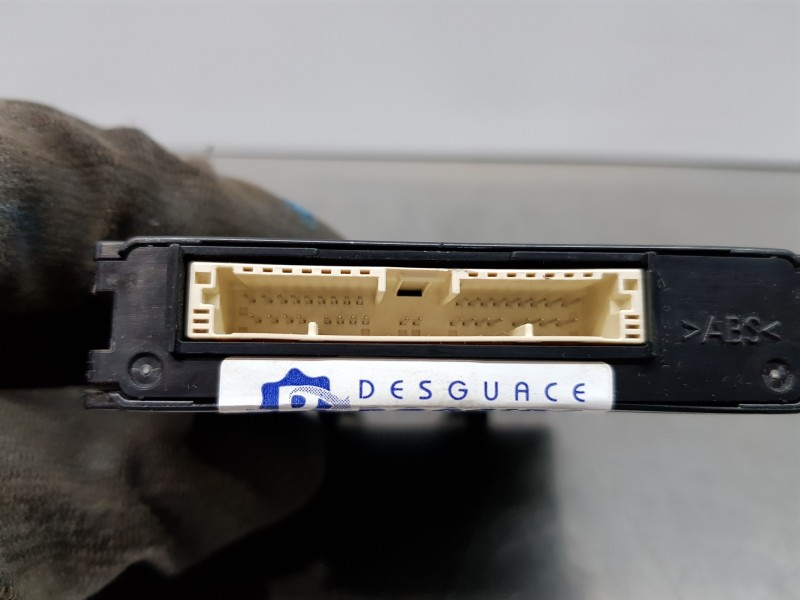 Recambio de modulo electronico para toyota yaris hybrid referencia OEM IAM 89111K0020 2320000103 