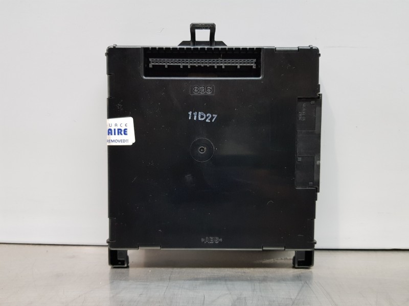 Recambio de modulo electronico para toyota yaris hybrid referencia OEM IAM 89221K0020 MB2381008363 