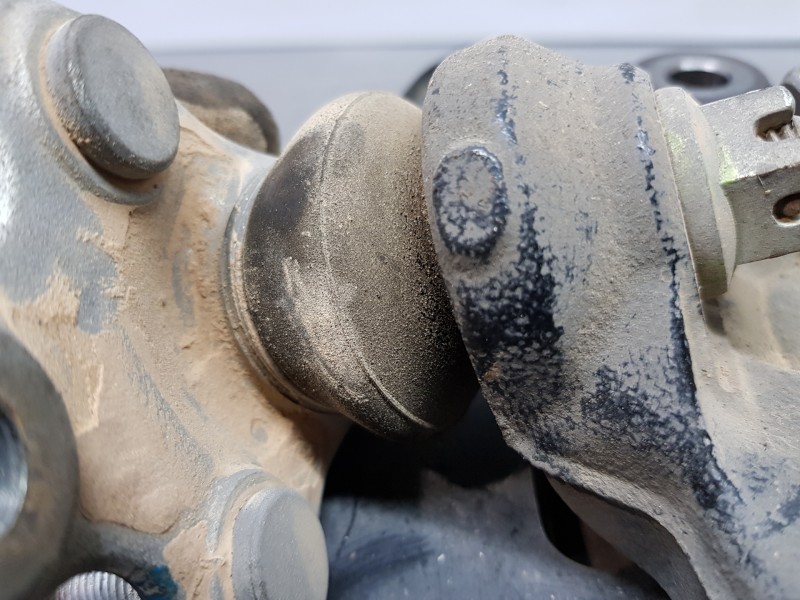 Recambio de mangueta delantera derecha para toyota yaris hybrid referencia OEM IAM 4321102410  