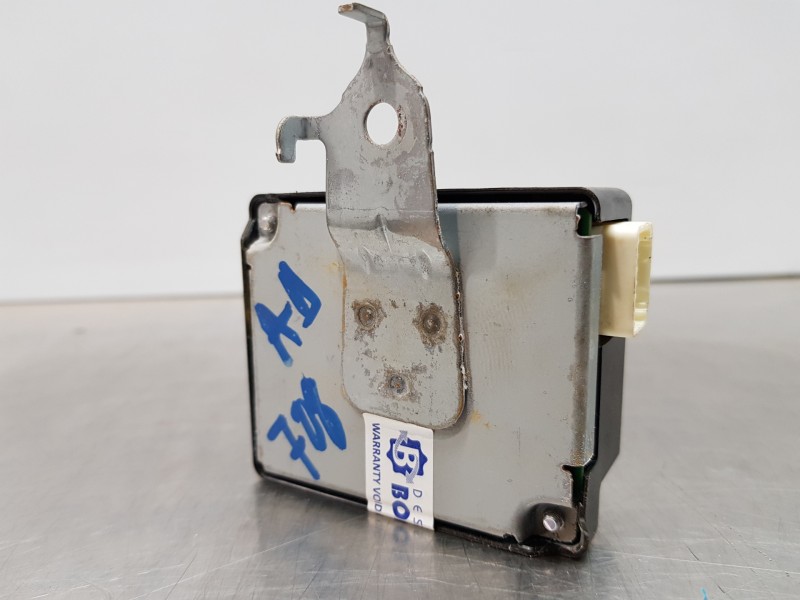 Recambio de modulo electronico para toyota yaris hybrid referencia OEM IAM 897B0K0010  