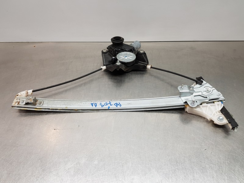 Recambio de elevalunas delantero derecho para toyota yaris hybrid referencia OEM IAM 69810K0010 85710K0020 