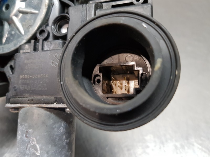 Recambio de elevalunas delantero derecho para toyota yaris hybrid referencia OEM IAM 69810K0010 85710K0020 