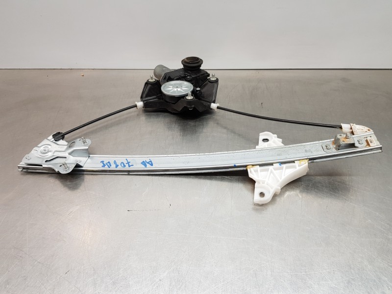 Recambio de elevalunas delantero izquierdo para toyota yaris hybrid referencia OEM IAM 69820K0010 85720K0020 