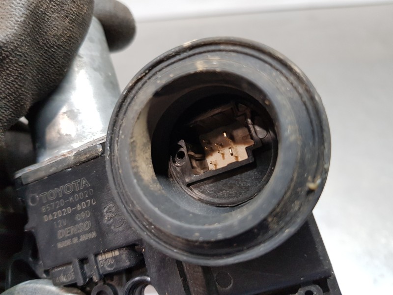 Recambio de elevalunas delantero izquierdo para toyota yaris hybrid referencia OEM IAM 69820K0010 85720K0020 