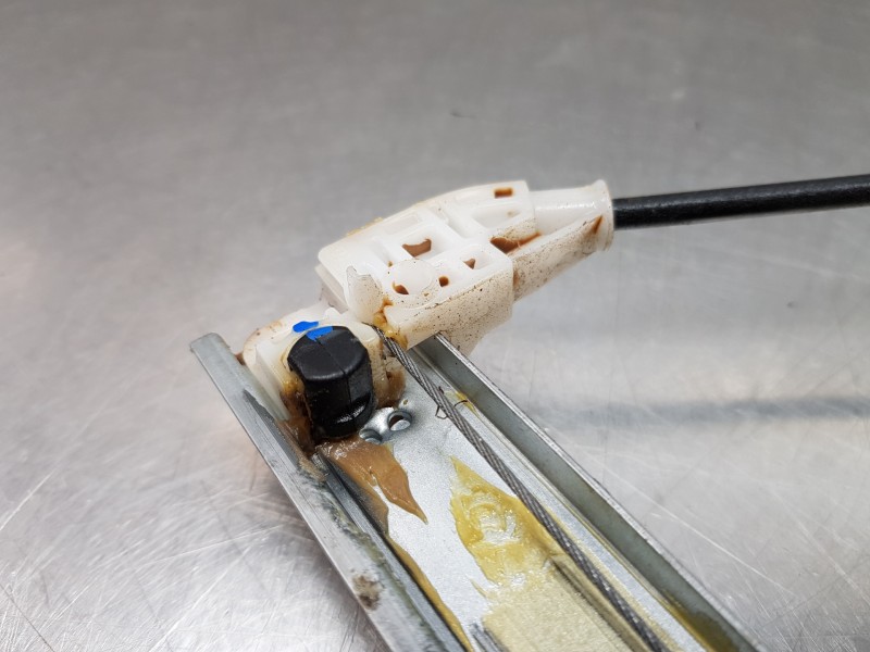 Recambio de elevalunas trasero izquierdo para toyota yaris hybrid referencia OEM IAM 69840K0010 85720K0010 