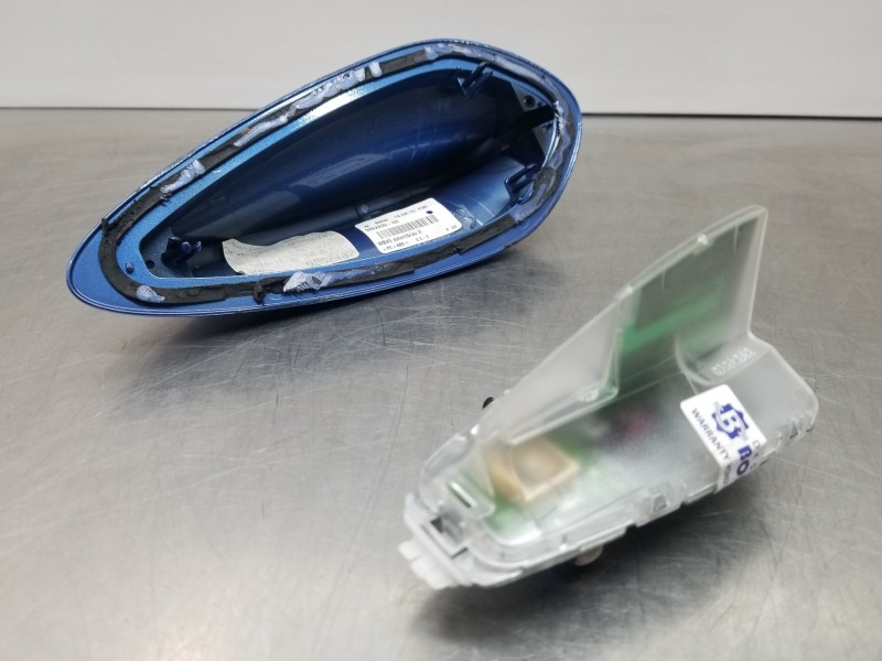 Recambio de antena para bmw serie 4 gran coupe (f36) x drive referencia OEM IAM 65208795962 9226896 9262259