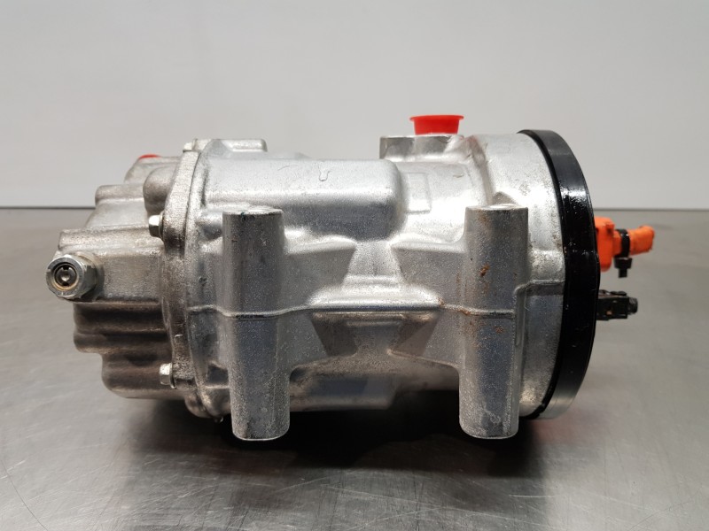 Recambio de compresor aire acondicionado para toyota yaris hybrid referencia OEM IAM 88370K0010 0424000740 