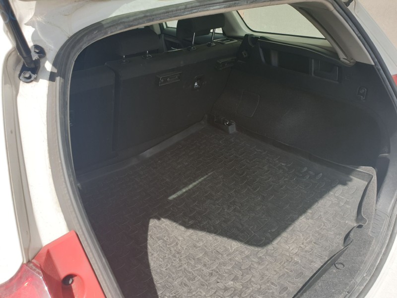 toyota auris touring sports (e18) del año 2013