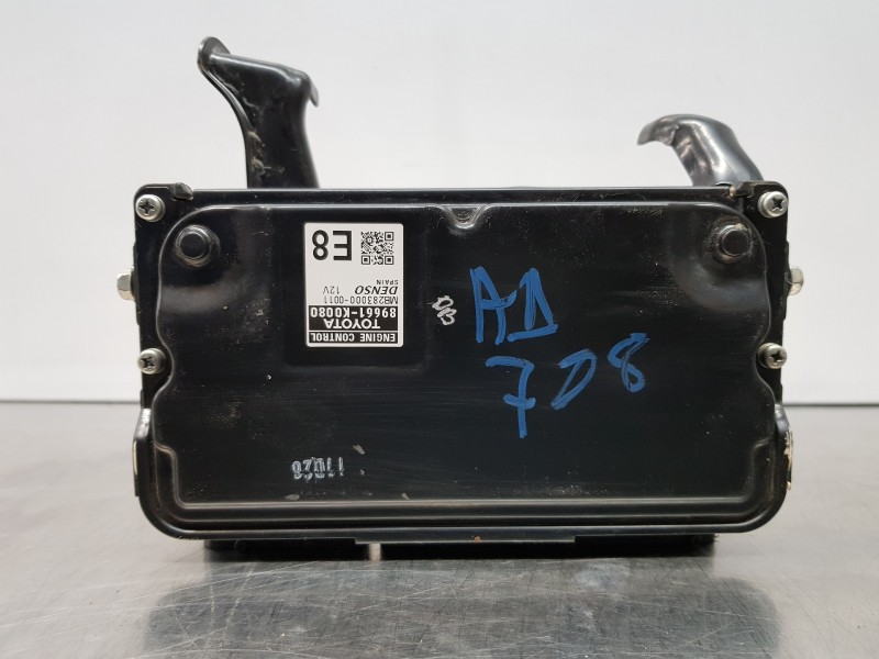 Recambio de centralita motor uce para toyota yaris hybrid referencia OEM IAM 89661K0080 MB2830000011 