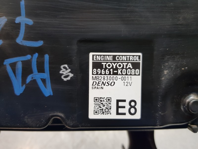 Recambio de centralita motor uce para toyota yaris hybrid referencia OEM IAM 89661K0080 MB2830000011 