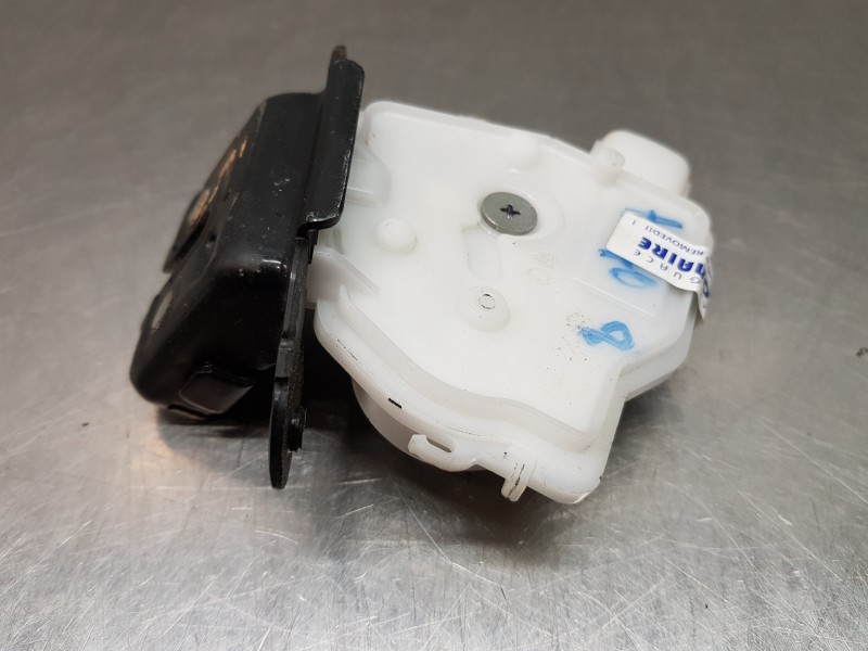 Recambio de cerradura maletero / porton para toyota yaris hybrid referencia OEM IAM 6935002090  